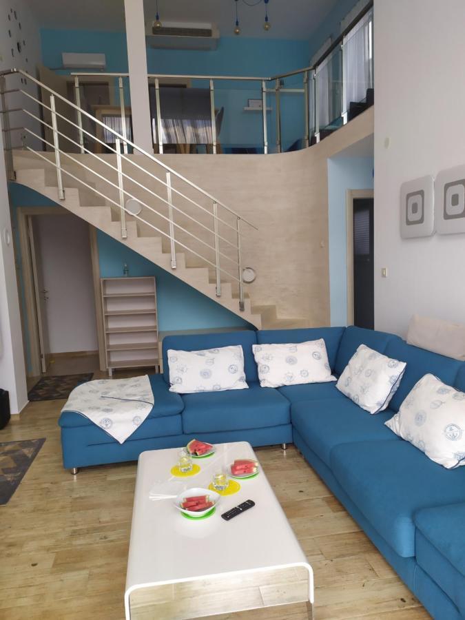 Aurora House Duplex Apartment Нивице Екстериор снимка