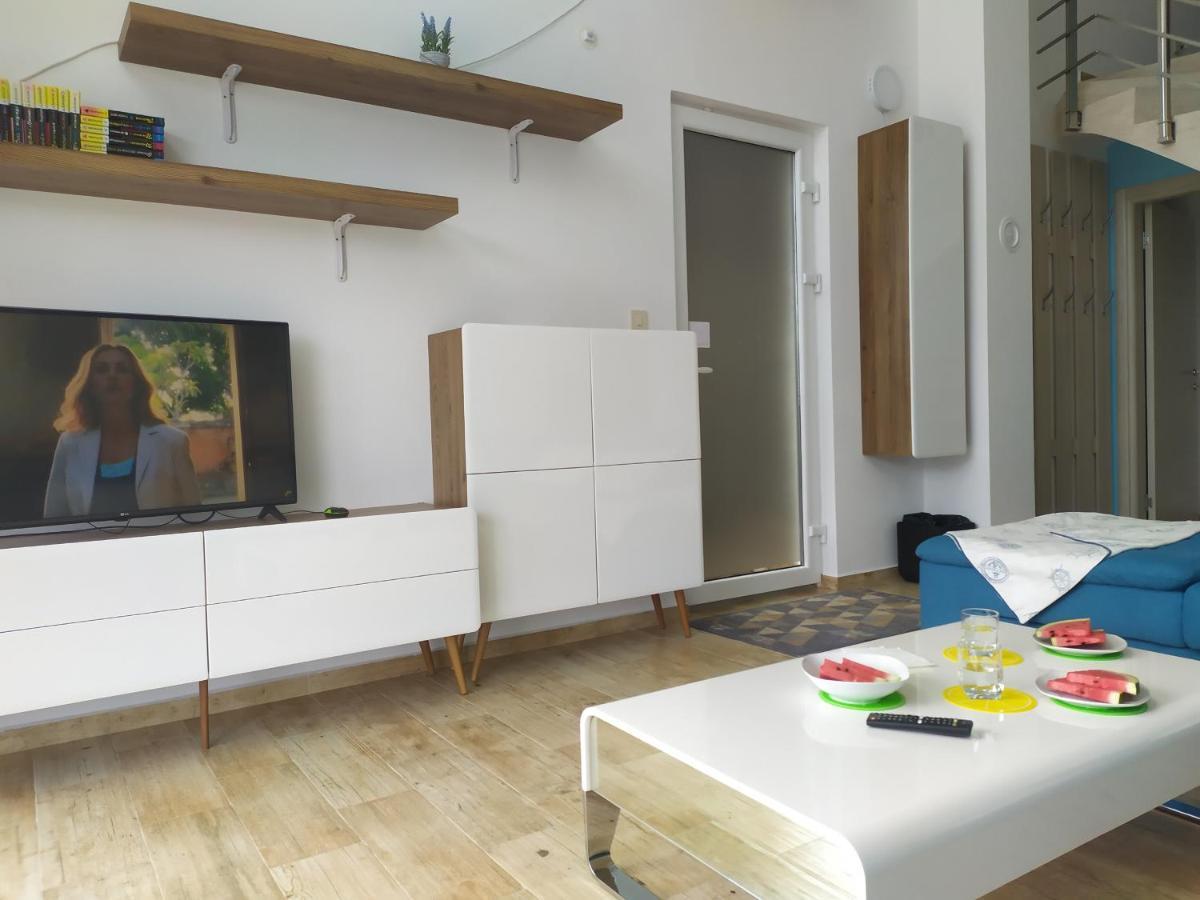 Aurora House Duplex Apartment Нивице Екстериор снимка